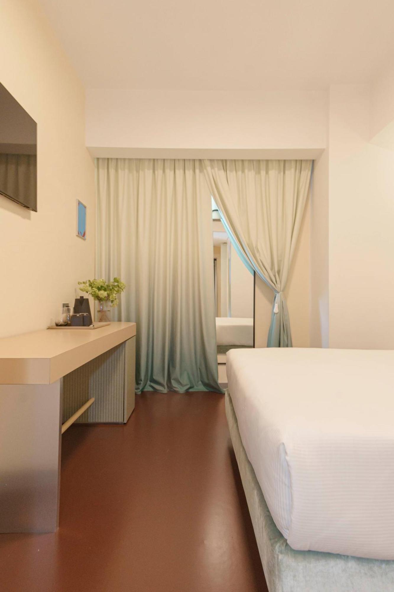 Moderno Hotel Roma Exterior foto